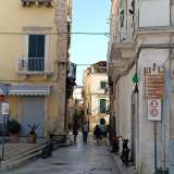 ...entriamo nel centro storico in corrispondenza di quello che era l�accesso alla citt� per chi arrivava da Ruvo